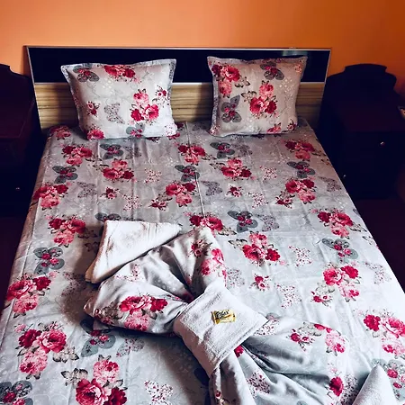 Guest house форевър *